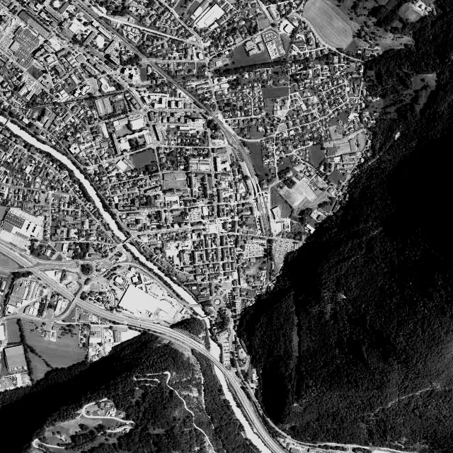 Vue aérienne de Cluses